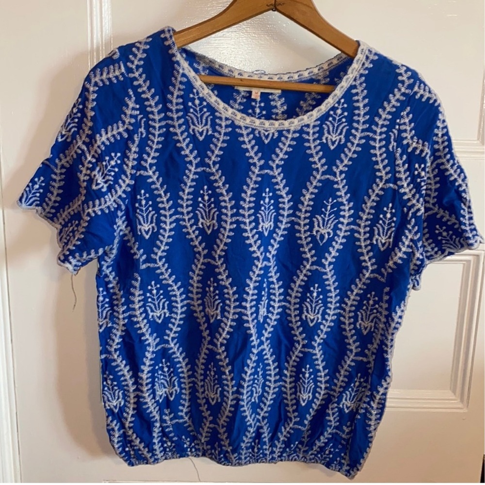 Anthropologie embroidered top medium